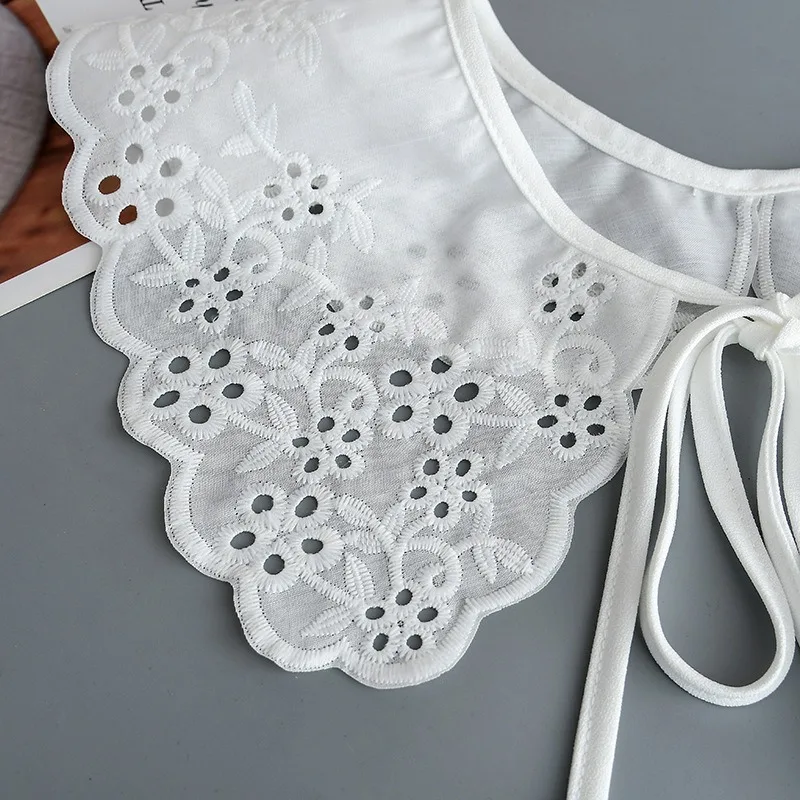 Gola removível de renda branca elegante – versátil e confortável, perfeita para camadas de camisas e suéteres
