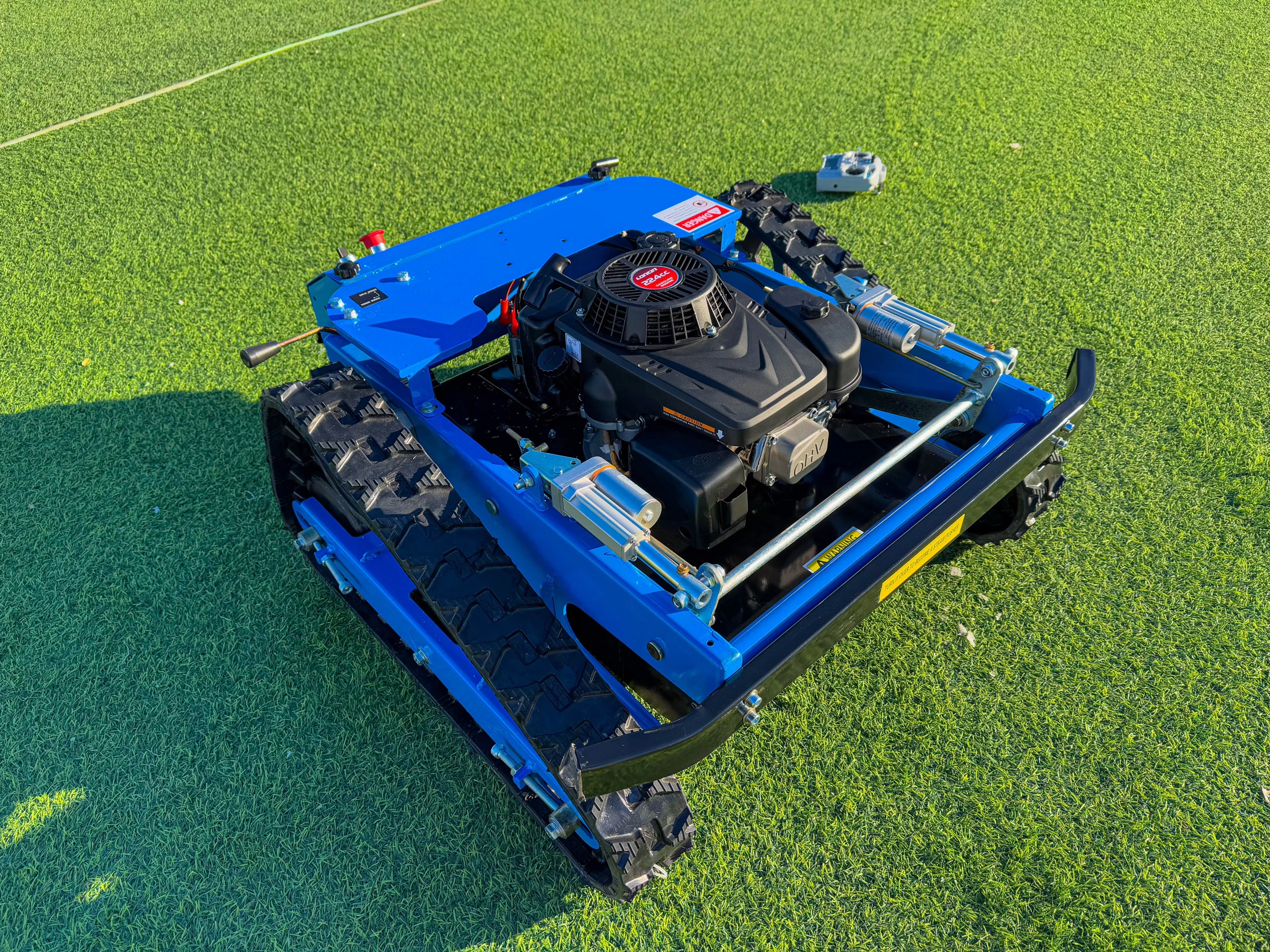 Automatyczna kosiarka ma mocny silnik i jest łatwa w obsłudze. Mini kosiarka rolnicza pokrywa się zasobnością technicznąją, która zaspokoi każdego.