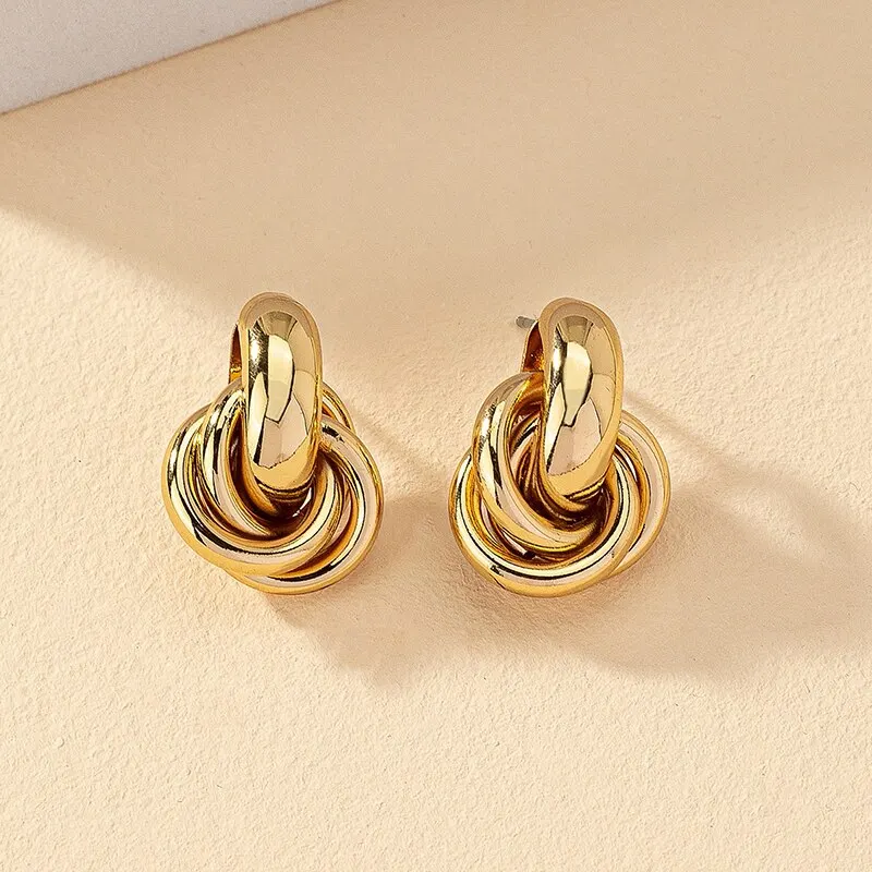 Set da 2 paia Set di orecchini a cerchio con nodo color oro argento per le donne Set di gioielli da indossare ogni giorno carino con placcatura lucida
