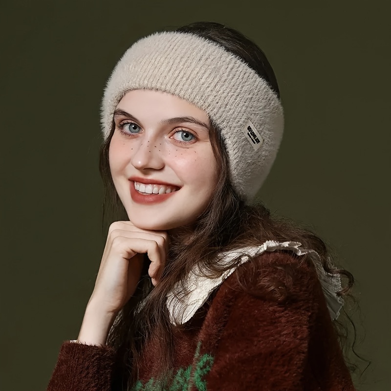 One-Piece Warm Earmuffs for Men and Women in Autumn and Winter Outdoor Sports Cycling and Running Windproof and Coldproof Ear Protection Plush