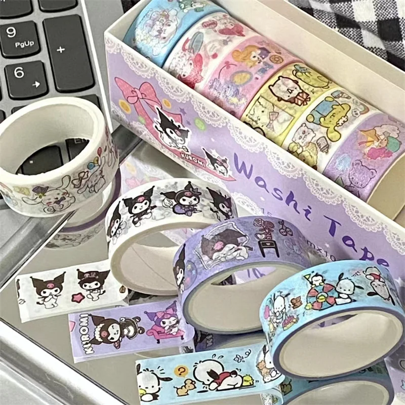 10 ม้วน/กล่อง Sanrio Kuromi Melody Cinnamoroll Guka คู่มือสติกเกอร์ Kawaii Pompompurin Pochacco บัญชีมือ DIY สติกเกอร์ของเล่นเด็ก