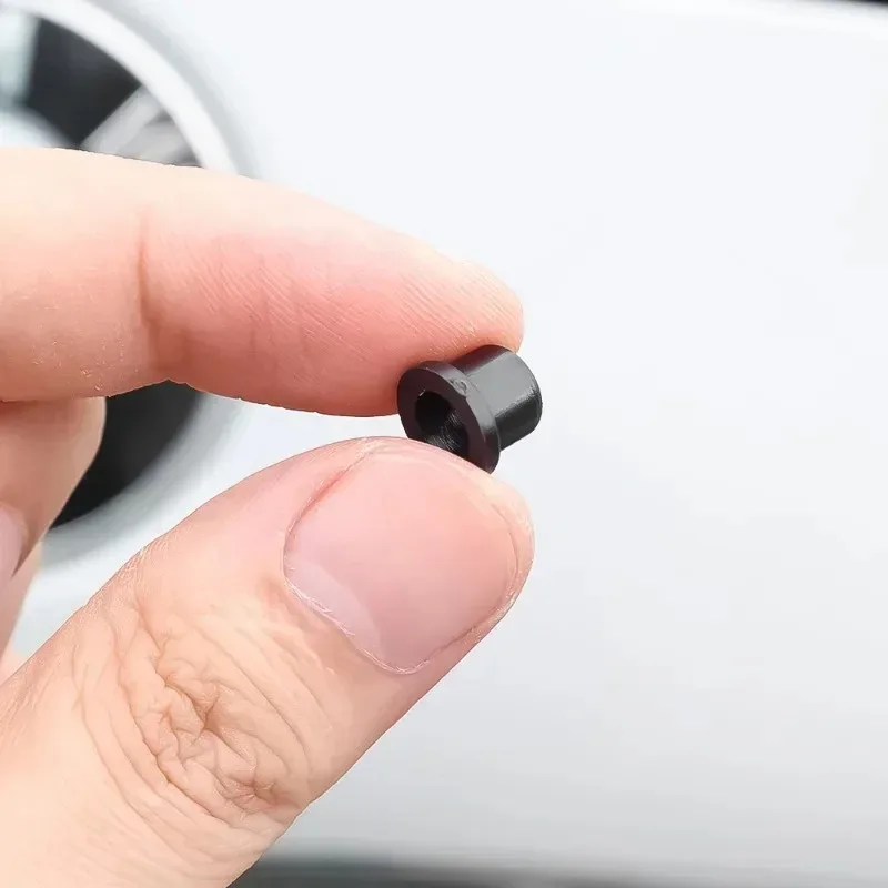 車のボンネットロゴトランクエンブレムグロメットホルダークリップ BMW 3 5 7 E32 E34 E36 E38 E39 E46 E53 E60 E65 E66 E90 M3 M5 51141807495