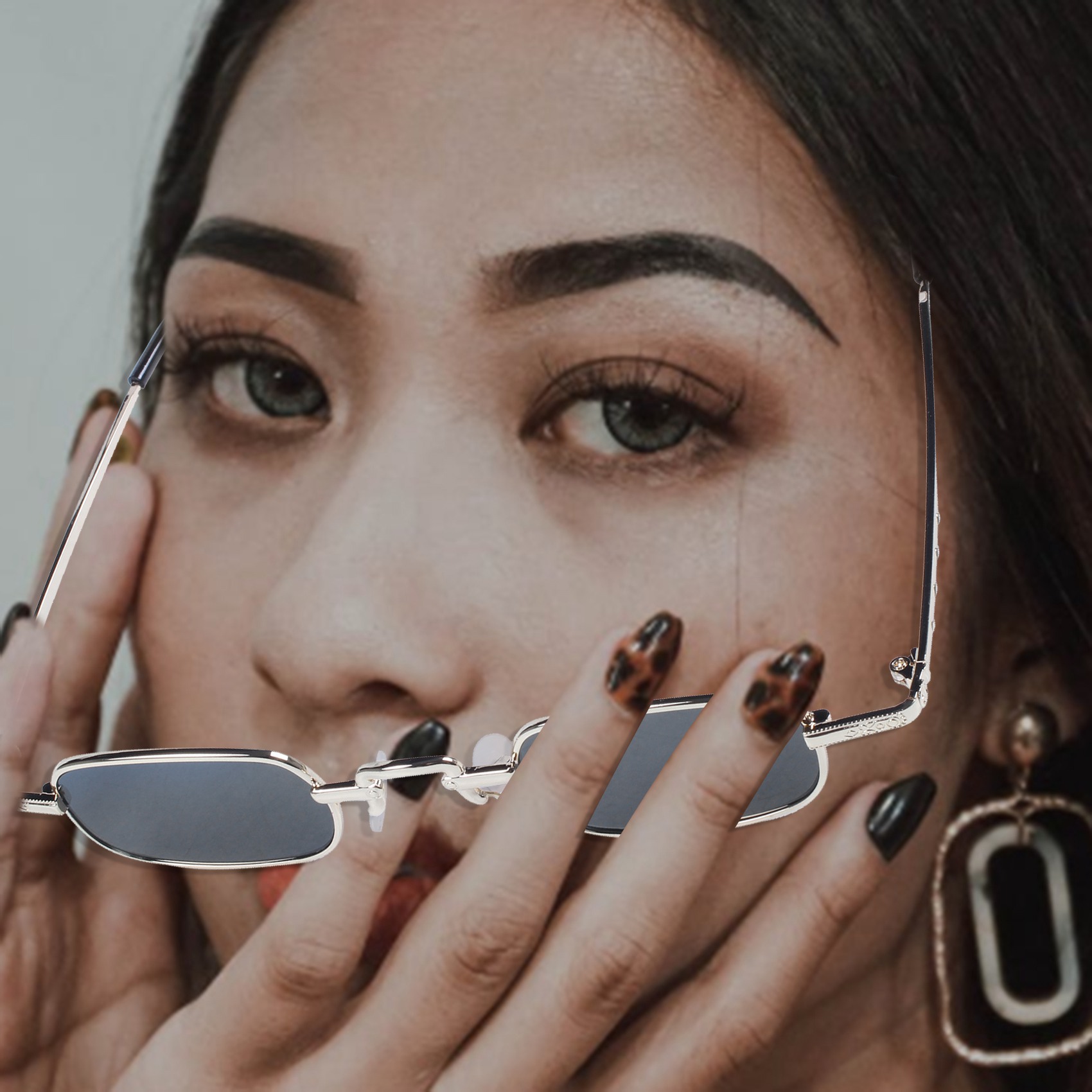 Retro Punk Glasses Clear Square Sunglasses Female Retro Metal -Black Gray & Gold