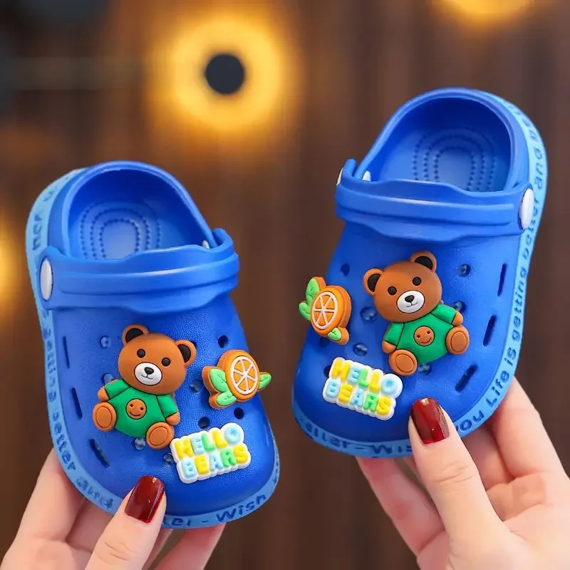 Zapatillas para niños, bonitos dibujos animados, niñas y niños con suelas blandas, bolsas para bebés, zapatos perforados, sandalias para el hogar y el bebé