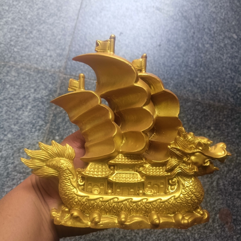 Ornamento de barco de dragão de vela suave dourada tesouro, em condições perfeitas, decoração de presente para abertura de sala de estudo e sala de estar。