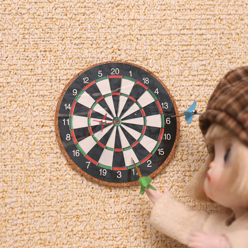 1 セット 1:12 ドールハウスミニチュアダーツスポーツおもちゃセットミニダーツスポーツセットモデルホーム屋外シーンアクセサリー