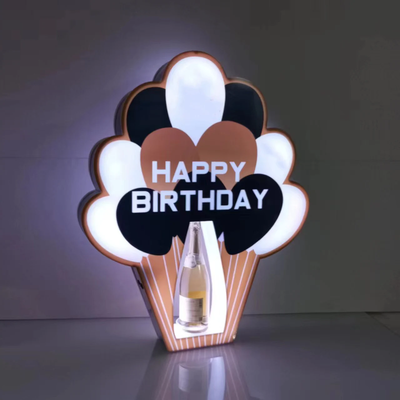 Benutzerdefinierte Logo LED Gitarre Flasche Presenter Glorifier VIP Service Champagner ClaseTequila Wodka Wein Display Halter für Bar Nacht Cub