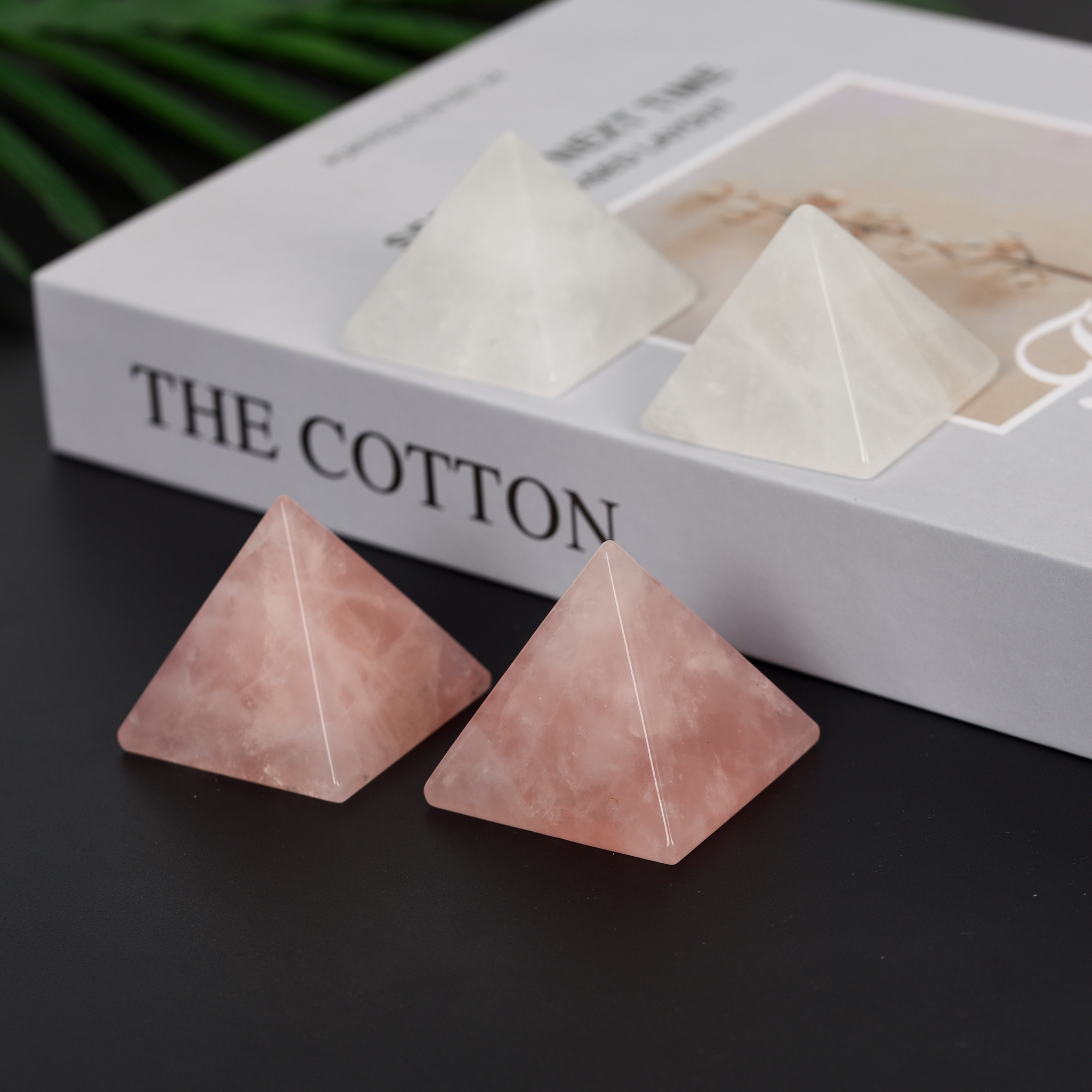 Kristallen piramidesnijwerk