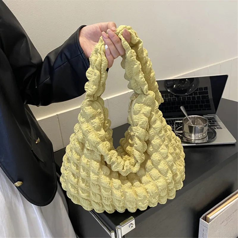 Crossbodytas met geplooid ontwerp Geborduurde geruite schoudertas Onderarmtassen Eenvoudige gewatteerde draagtassen met grote capaciteit voor dames