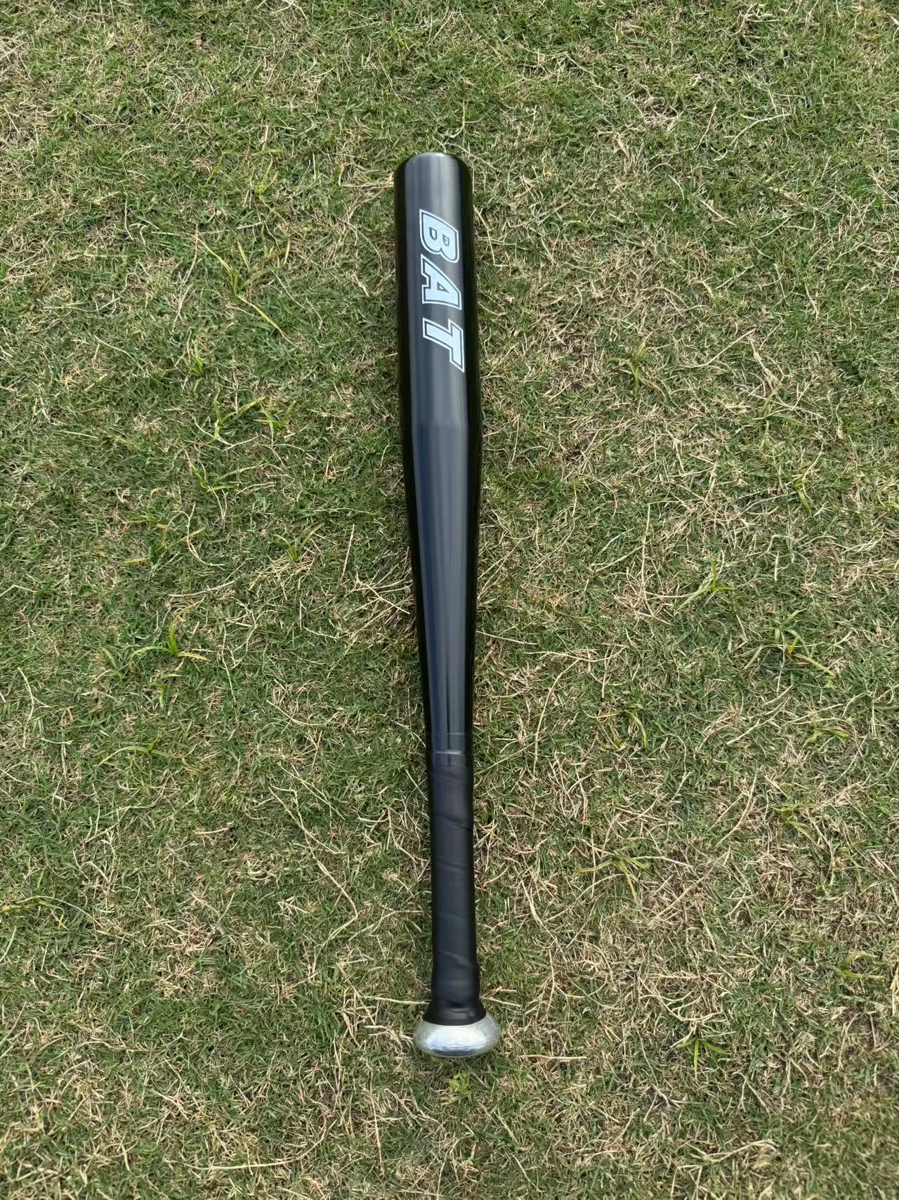 Kij baseballowy: wzmacniana konstrukcja ze stopu aluminium – służy jako sprzęt do treningu na świeżym powietrzu i niezawodne narzędzie do użytku w domu, samochodzie i do samoobrony.