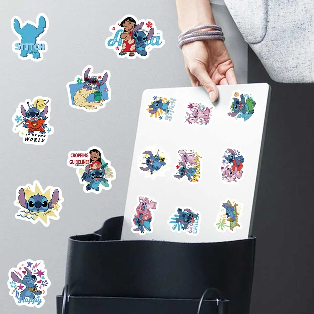 Disney Cartoon Kawai Stitch adesivi per telefono laptop diario chitarra valigia graffiti adesivi impermeabili decalcomanie giocattolo per bambini