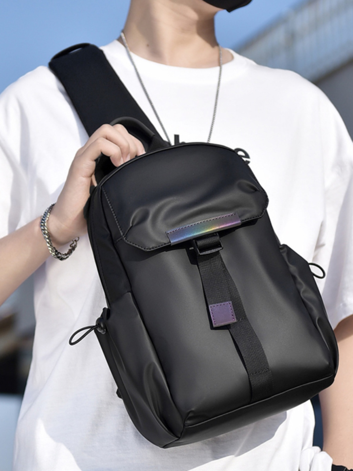 MTFSKAER トレンディなアウトドアスポーツメンズクロスボディバッグ軽量シングルショルダーバックパック多機能チェストバッグ