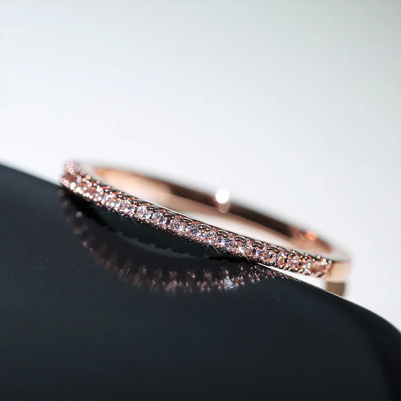 ใหม่ 2025 Minimalist บางแหวนสําหรับงานแต่งงาน Brilliant Cubic Zircon คุณภาพสูงอเนกประสงค์แหวนนิ้วหญิงเครื่องประดับ