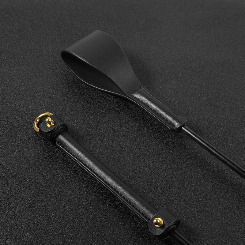 Látigo de caballo con mango de remache de cuero de vaca genuino negro de 62CM, látigo de caballo de cultivos Premium para equitación