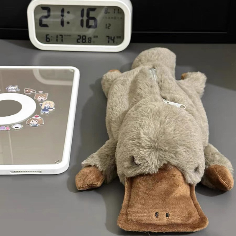 น่ารัก Platypus ดินสอกระเป๋าเครื่องสําอาง Plush ปากกากระเป๋าขนาดใหญ่ความจุกระเป๋าอุปกรณ์โรงเรียนเครื่องเขียนกล่อง
