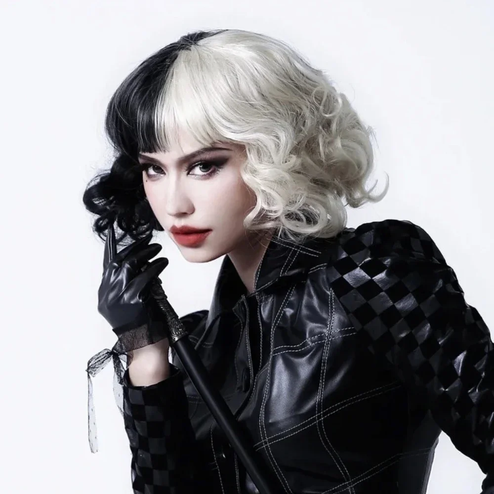 여자 Crurlla 드레스 합성 가발 여자 Cruella 코스프레 흑백 곱슬 짧은 Deville 곱슬 전체 머리 커버