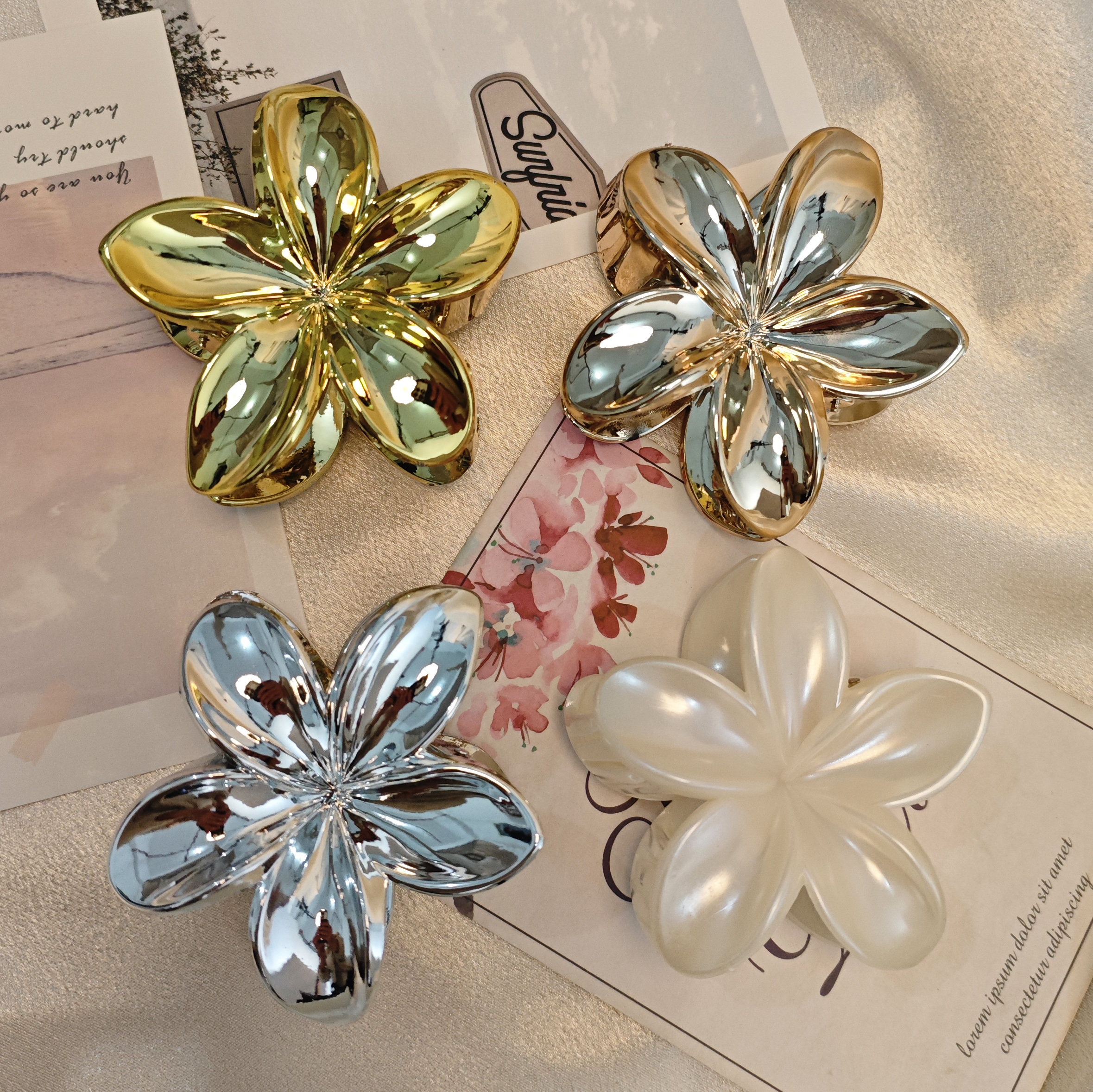 1-4 ชิ้นแฟชั่นดอกไม้ผม Claw คลิปสําหรับผู้หญิง Silver Silver สีขนาดใหญ่ Hairpins หางม้า Shark คลิป Headdress อุปกรณ์เสริมผม
