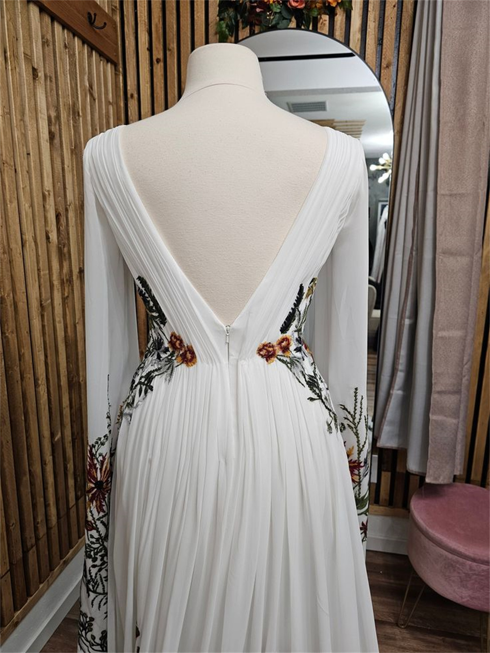 Amanda ที่กําหนดเองสีขาวผ้าไหมชีฟองชุดราตรี V คอดอกไม้พิมพ์ชุดราตรี Elegant แขนยาวยาว Train Party Dresses