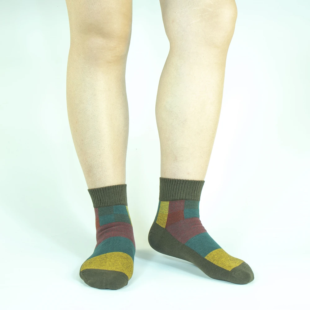 Nuevos calcetines cortos multicolores de algodón de primavera y verano para hombre, calcetines de compresión de alta calidad a la moda, novedad feliz, calcetines de corte bajo
