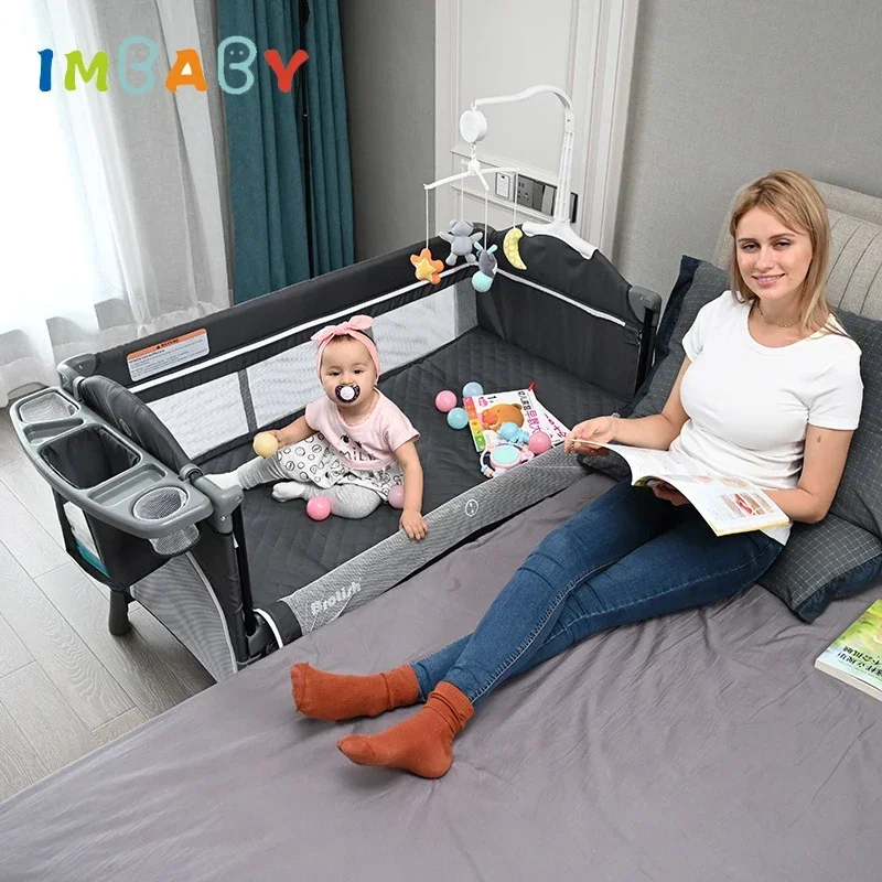 Imbaby berços portáteis para bebês, berços com mesa de fraldas, berço multifuncional para bebês de 0 a 6 anos