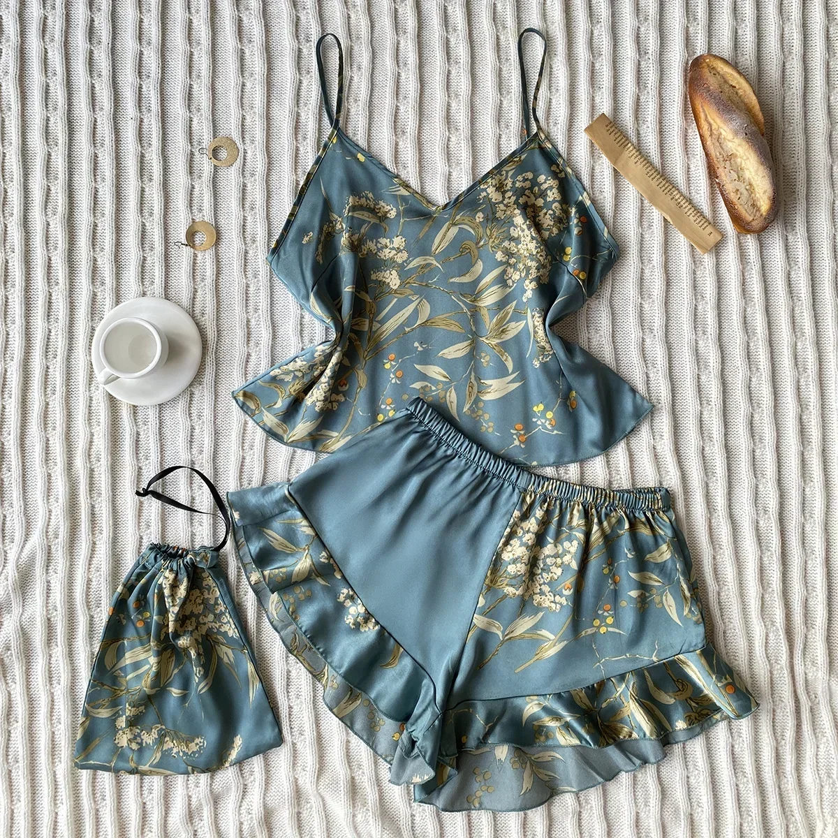 Sommermode-Pyjama für Damen, Nachtwäsche, 3-teilig, Seide, Blumendruck, Hosenträger, Tops und Shorts mit hängender Tasche, Heimkleidung