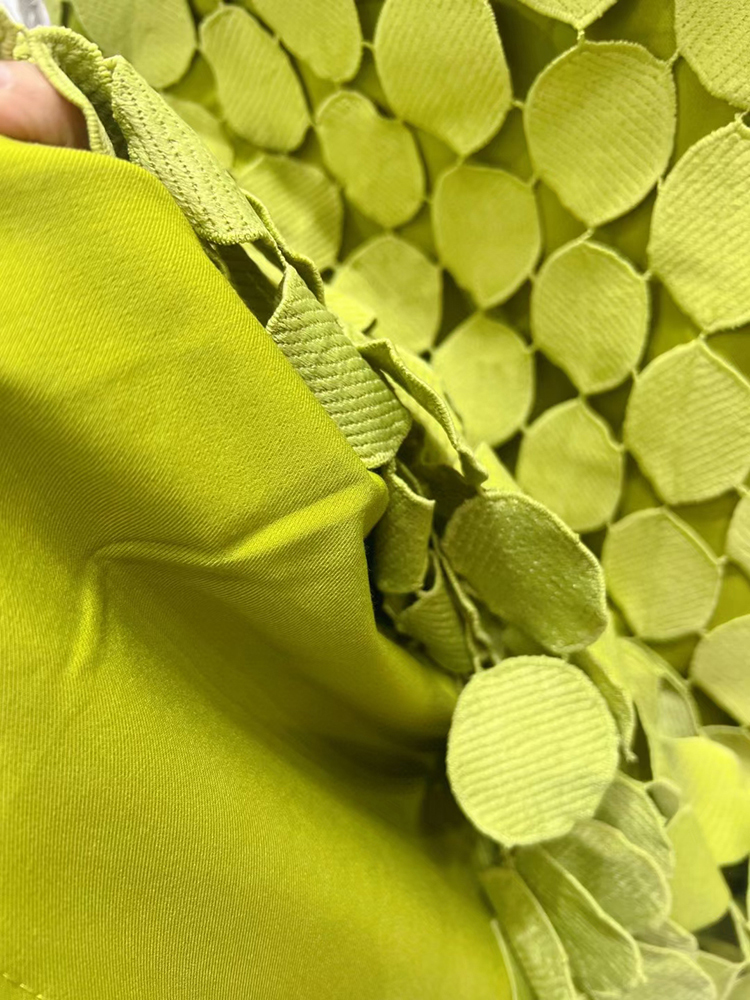 Twotwinstyle Uitgesneden Rok Voor Vrouwen Hoge Taille Patchwork Kwastje Onregelmatige Zoom Solid Midi Rokken Vrouwelijke Zomer Kleding Stijl