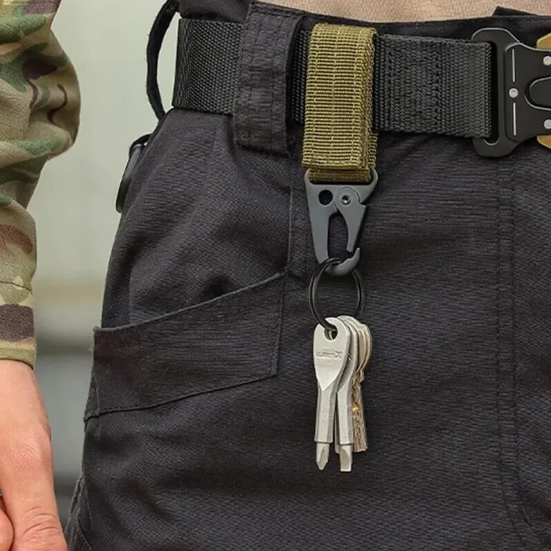 2 stücke Taktische Hängende Schnalle Molle Nylon Gurtband Karabiner Gürtel Dreieck Schlüsselbund für Outdoor Klettern Camping Werkzeug Zubehör
