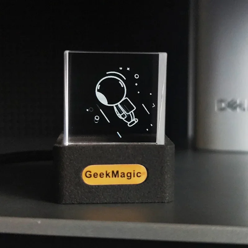 GeekMagic GIFTV Crystal Cube จอแสดงผลภาพโฮโลแกรมเดสก์ท็อปสถานีอากาศอัจฉริยะนาฬิกาดิจิตอลพร้อมอัลบั้มภาพเคลื่อนไหว GIF