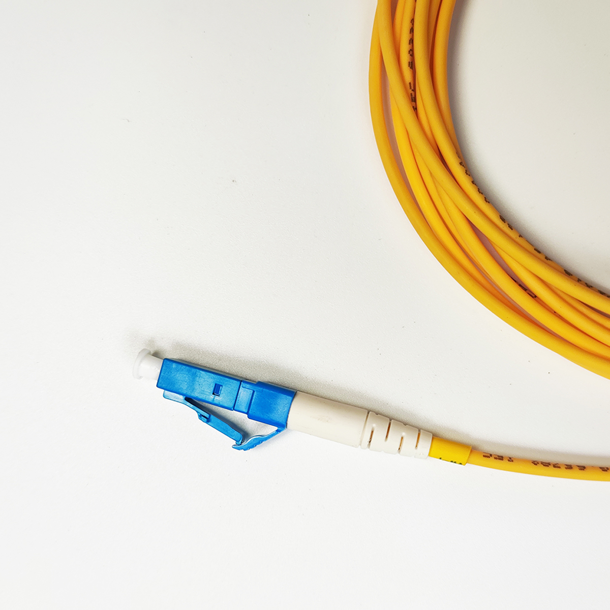 Cabo de remendo de fibra óptica 2m/3m/5m(2.0mm) 2m/10m(3.0mm) sc/apc para lc/upc modo único SC-LC cabo de remendo óptico fibra óptica