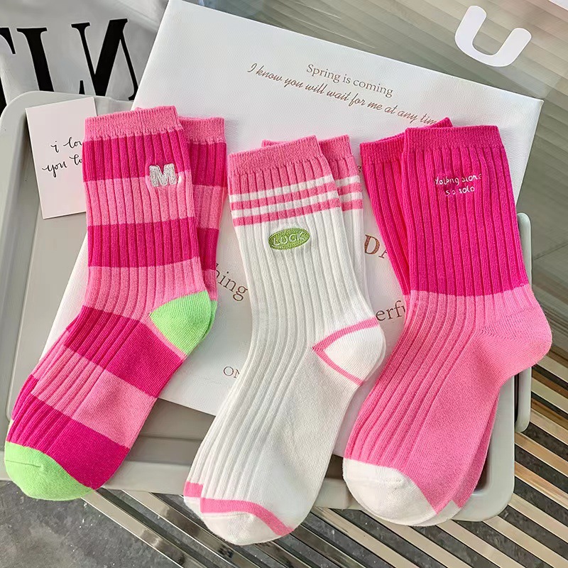 Baumwolle frauen Lange Socken Medium Rohr Koreanische Weiß Atmungsaktive Freizeit Mädchen Stickerei Männliche Socke Frühling Sommer Streifen Frau Niedlich