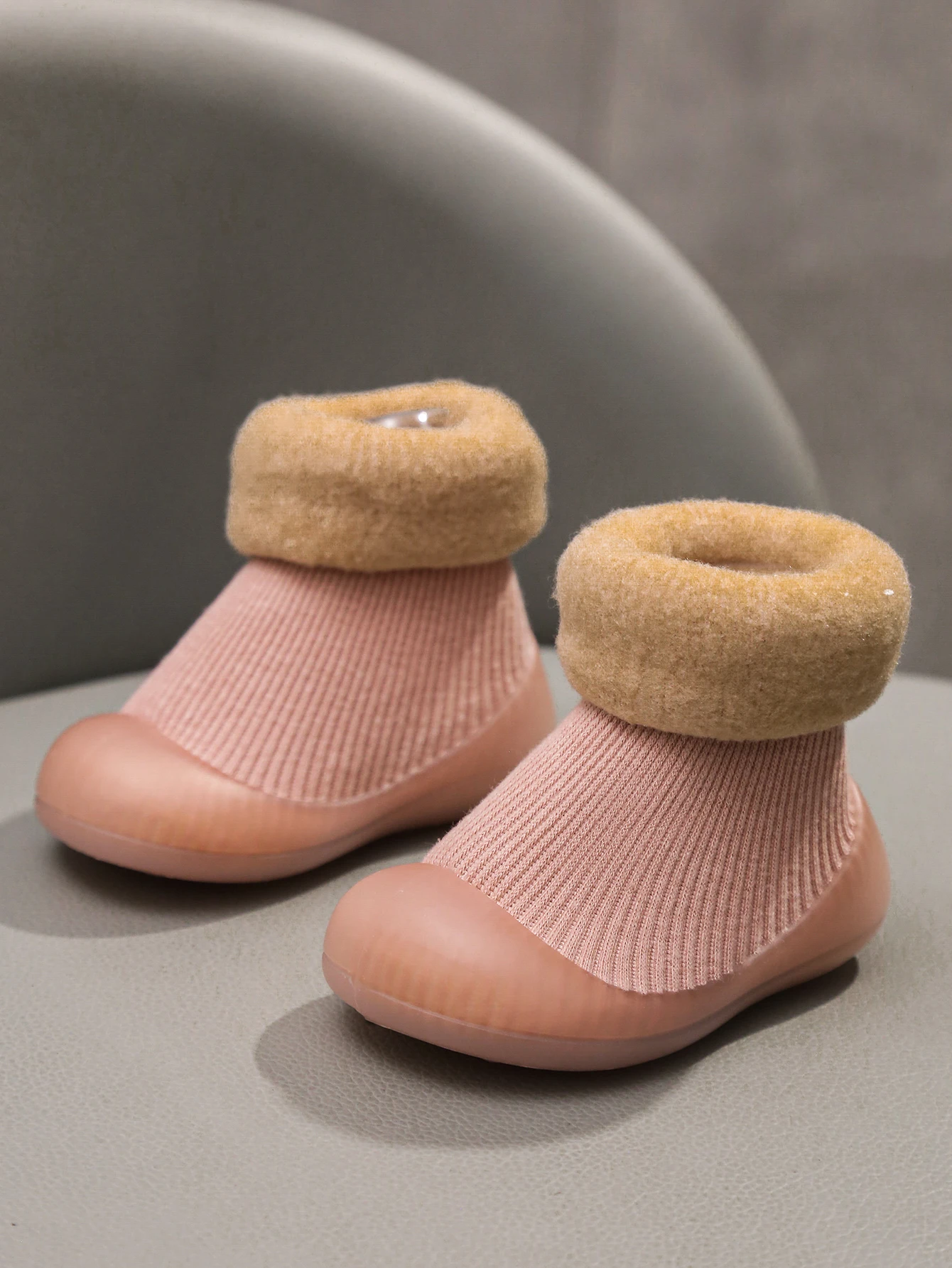 Yibubu รองเท้าเด็กในร่ม Soft Soled ลื่นรองเท้าเด็กวัยหัดเดินเหมาะสําหรับฤดูใบไม้ร่วงและฤดูหนาวแฟชั่นน่ารักถุงเท้ารองเท้า