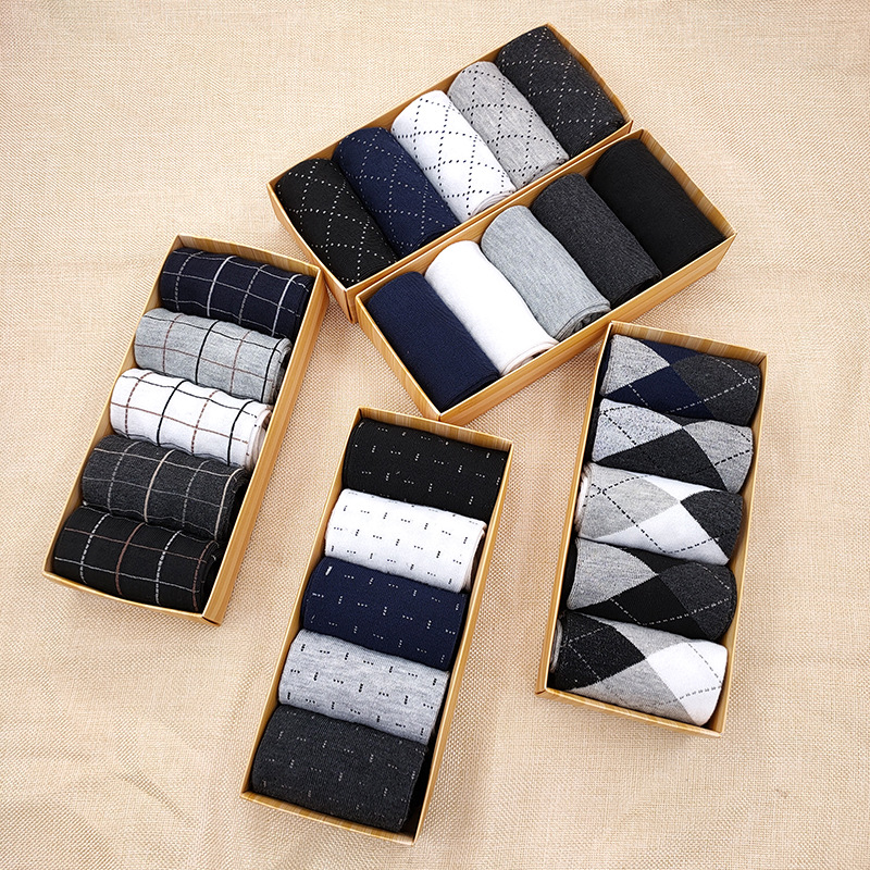 Calcetines de algodón y poliéster transpirables para hombre, medias de tubo medio de Color liso, caja de regalo Simple, informal, comercial, otoño e invierno, 5 pares