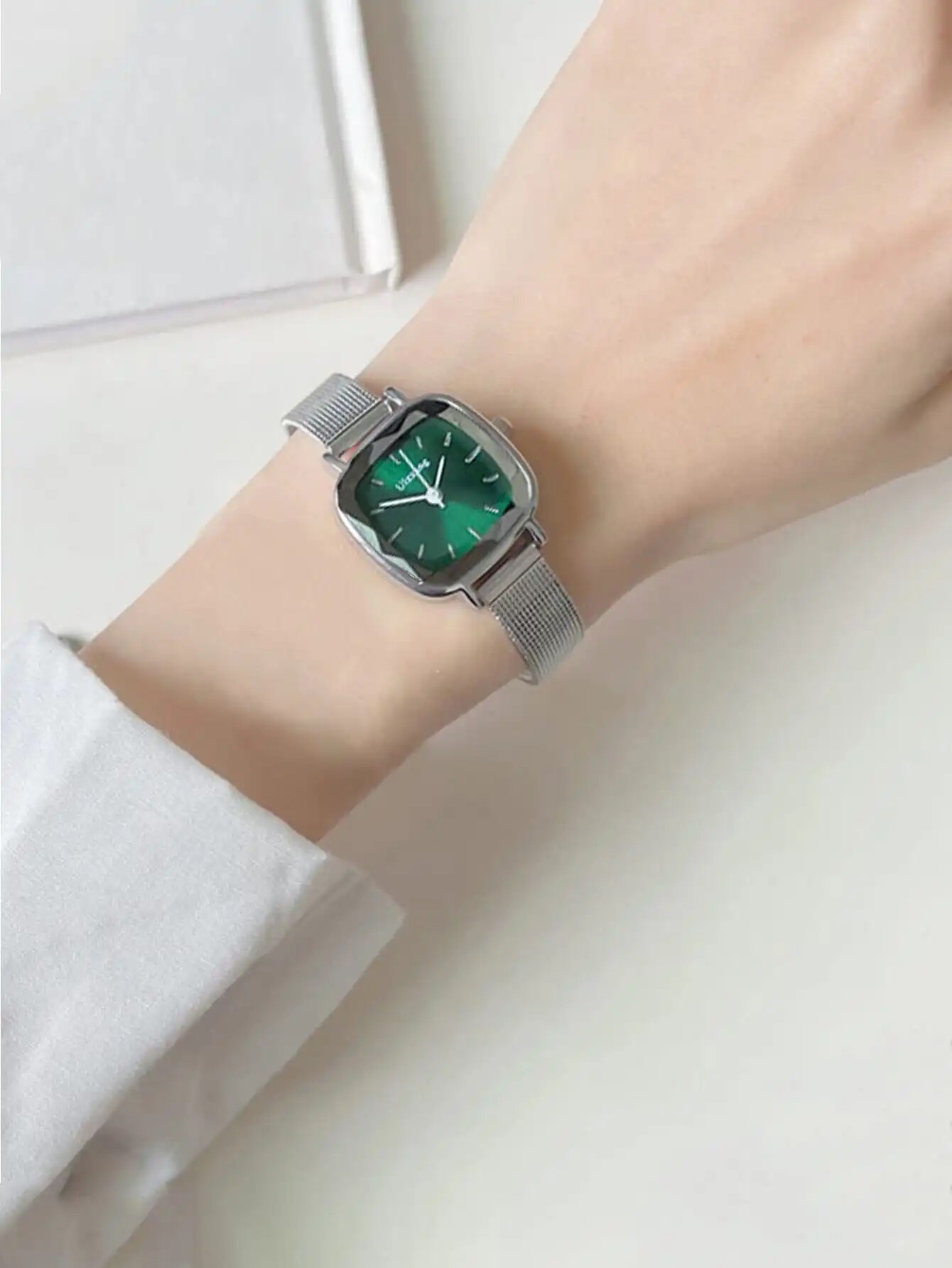 Montre à quartz avec bracelet en maille pour femme, petit cadran, mode