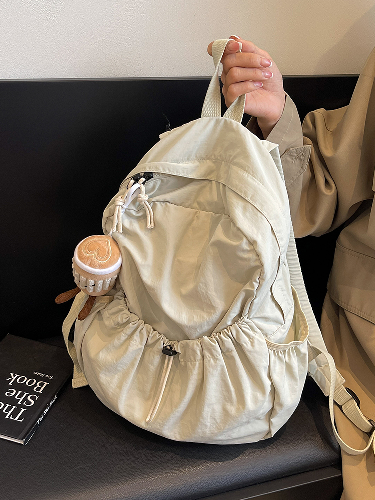 Women's Travel Lightweight Nylon Backpack 2025 New Sle Ultra-light Waterproof Bookbag for College Students Spring Season