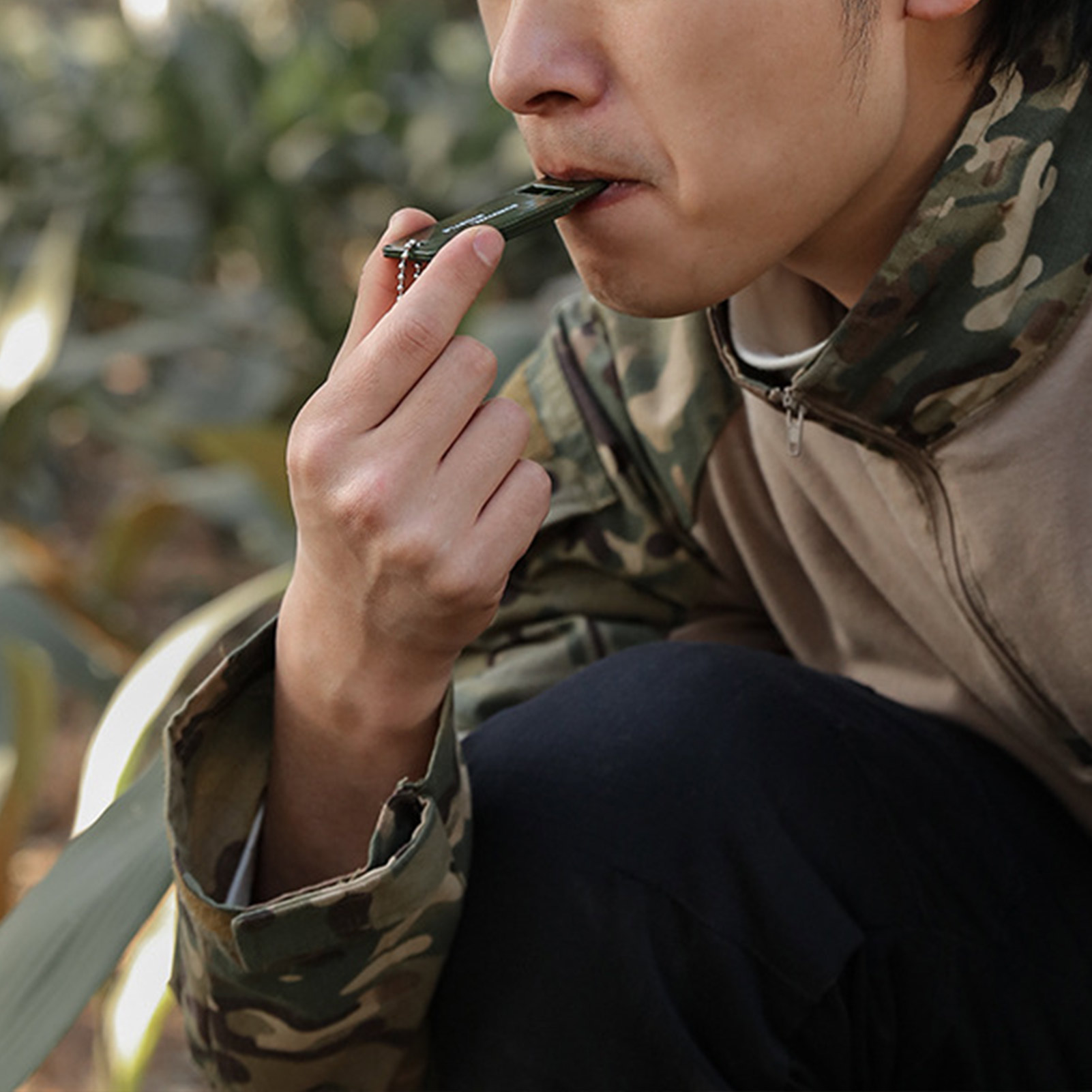 นกหวีดฉุกเฉินแบบพกพา, นกหวีดฉุกเฉินความถี่3ระดับพร้อมพวงกุญแจอุปกรณ์นกหวีดรักษาความปลอดภัยเดินป่าตั้งแคมป์กลางแจ้งสำหรับผู้ชายและผู้หญิง