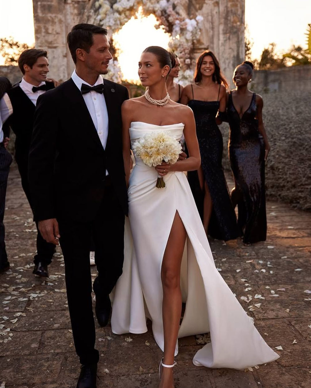 Simple Satin Wedding Dresses Pleated Civil Bridal Gown Side Slit Minimalist Bride Dress For Wedding Ceremony 2025 Customized