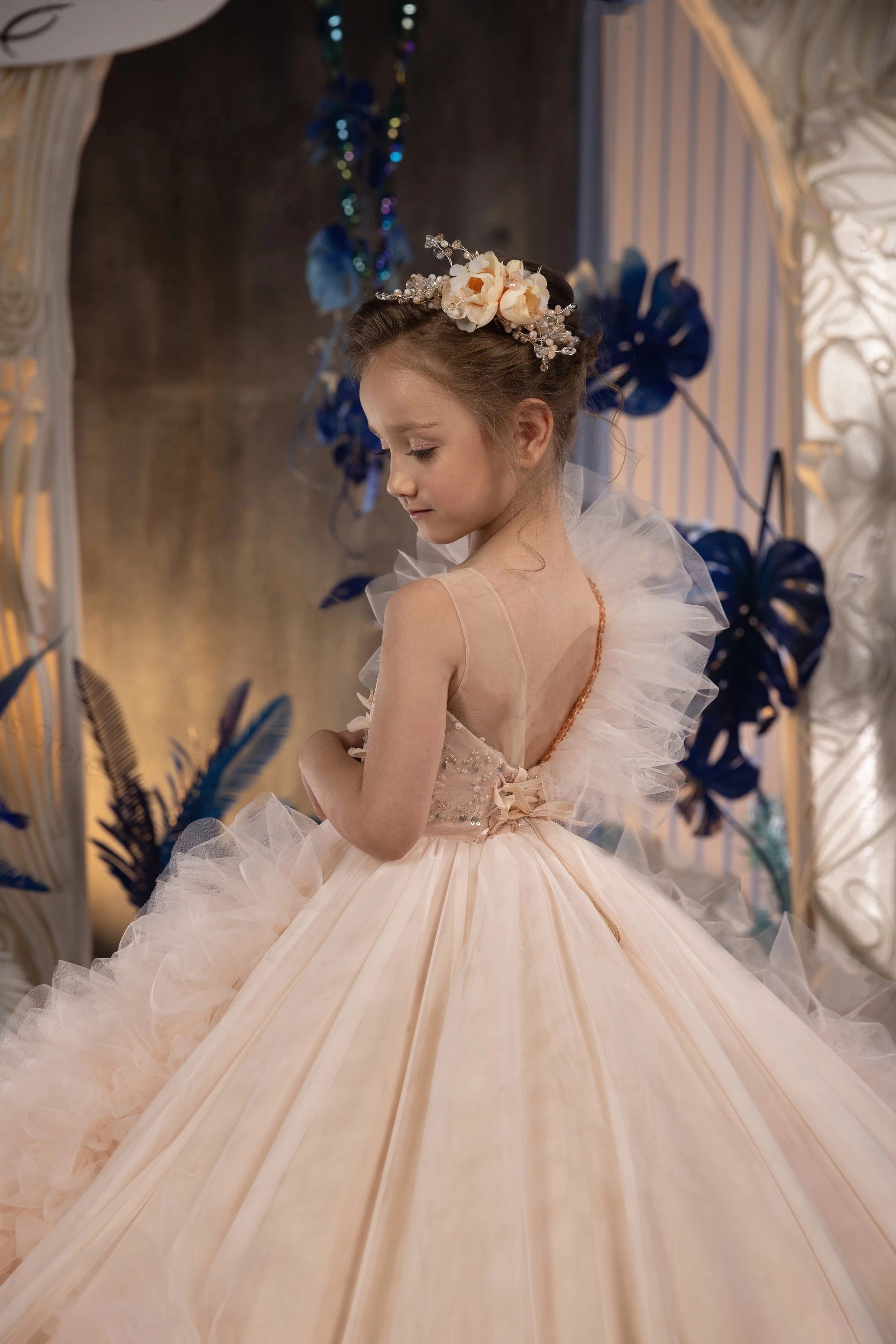 สีชมพูดอกไม้สาวชุดสําหรับงานแต่งงาน Puffy Sequins Applique ฉัตรแขนกุดเด็กวันเกิดชุดหรูหราชุดเจ้าหญิง