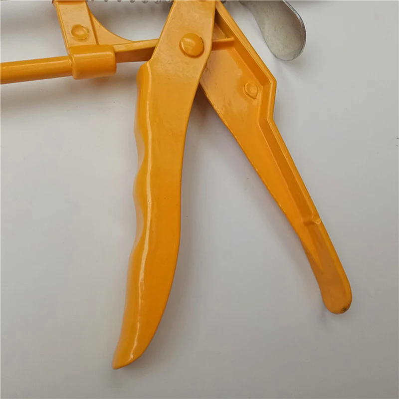 Multifunctional Manual Caulking ปืนแก้วกาวซิลิโคนกาวปืนกาวพ่นสีการตกแต่งเครื่องมือ
