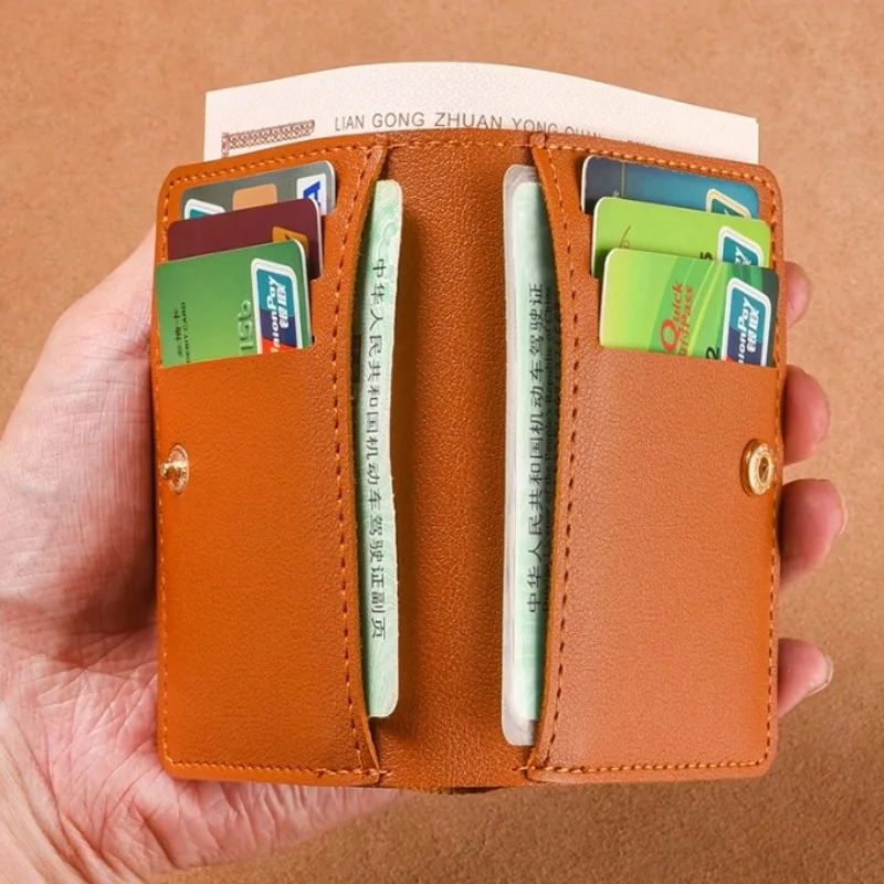 Portafoglio piccolo in pelle PU di design classico per uomo borsa corta da donna semplice borsa per carte di credito Ultra sottile di moda