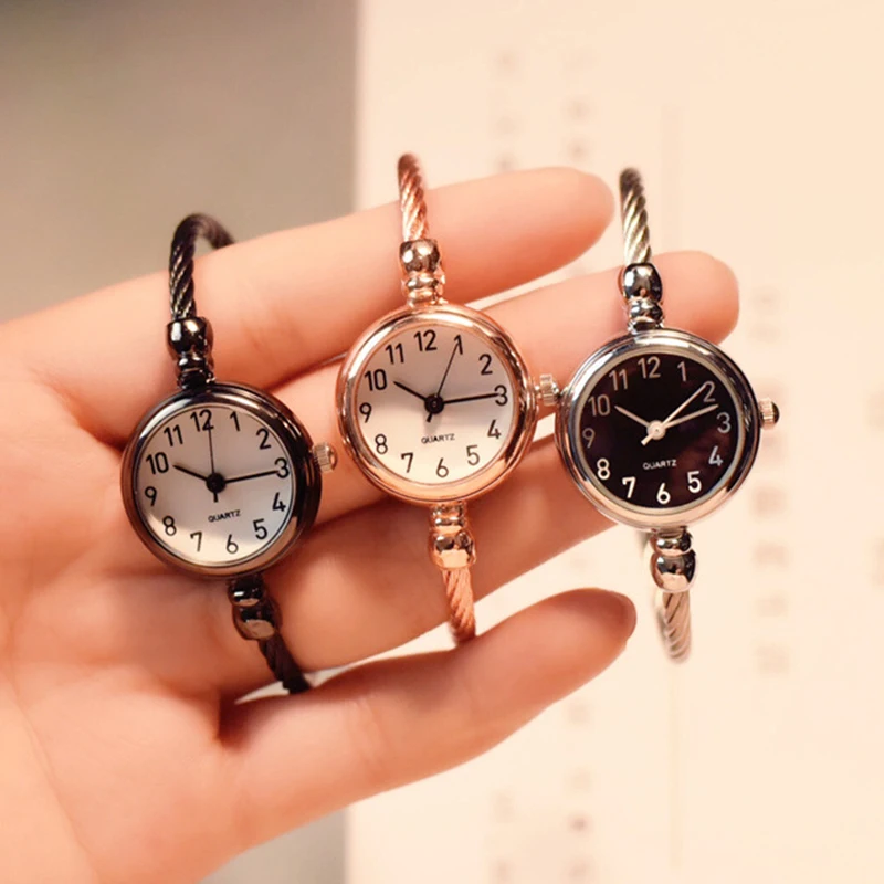 YIKAZE นาฬิกาผู้หญิงขนาดเล็กสร้อยข้อมือกําไลข้อมือทองนาฬิกาสแตนเลส Retro สุภาพสตรีนาฬิกาข้อมือควอตซ์นาฬิกาแฟชั่นนาฬิกา