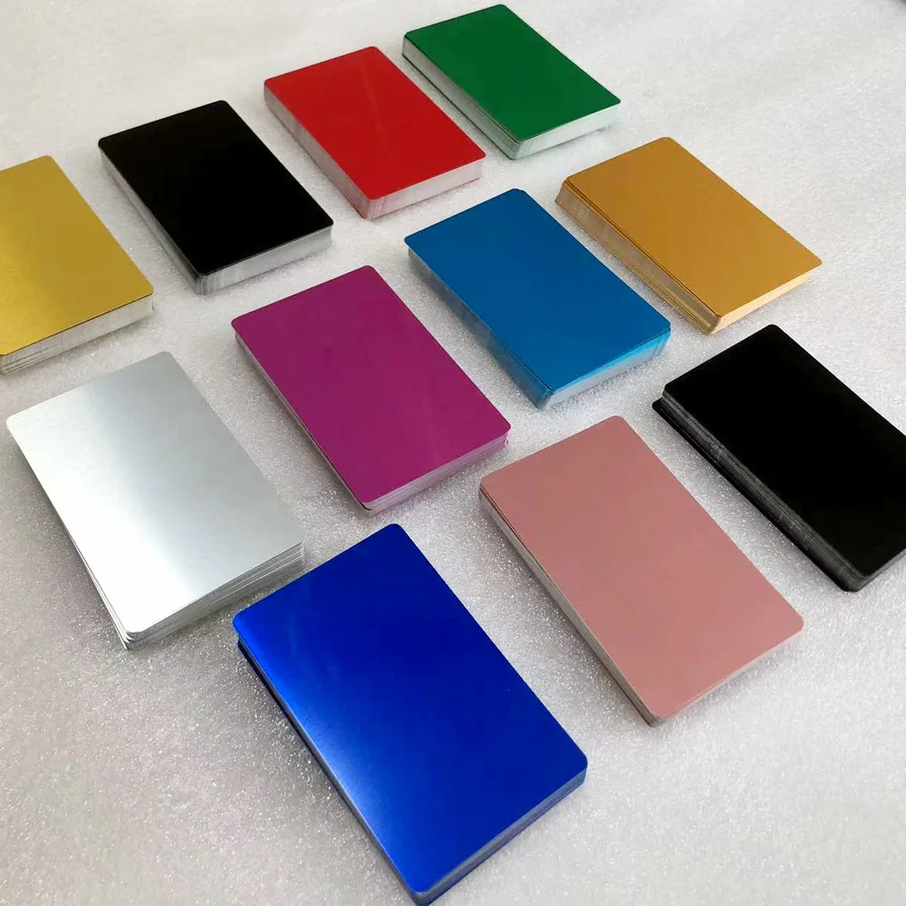 50 Uds. Tarjetas de visita de Metal de Color 0,2mm y 0,4mm de espesor grabado tarjeta DIY suministros de oficina tarjeta grabada CNC láser en blanco de aluminio