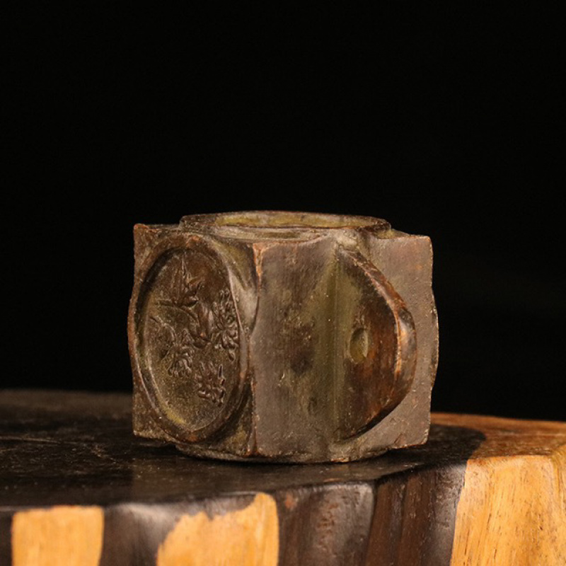 Sello de cobre coleccionable antiguo, ciruela, orquídea, crisantemo de bambú, sello pequeño, herramienta de caligrafía de ocio, productos antiguos Wenwan