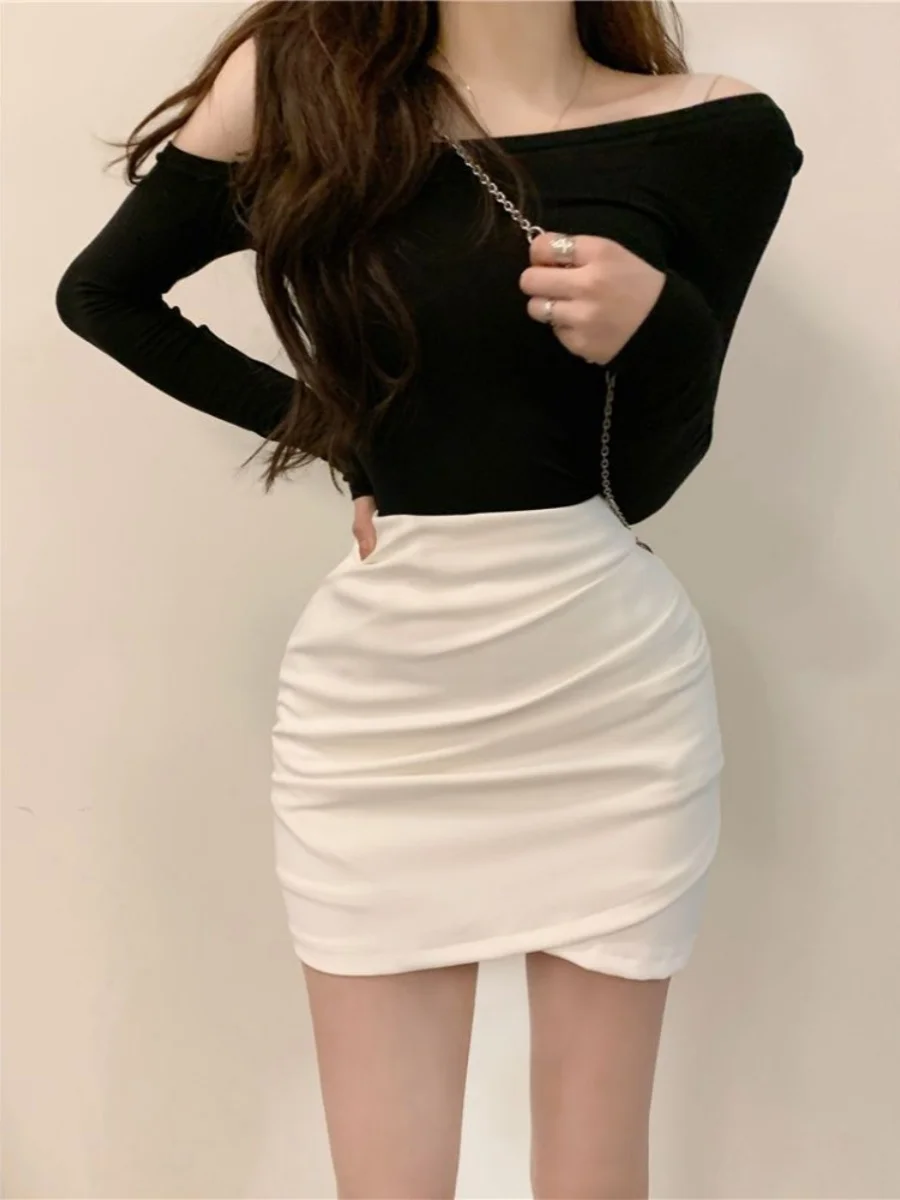 여성용 하이웨이스트 슬림핏 블랙 비대칭 플리츠 미니스커트 봄 출퇴근 스타일 한국 버전 A라인 스커트