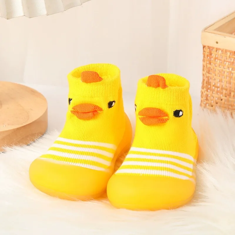 Meias de sola macia para bebês de 0 a 3 anos, sapatos respiráveis para áreas internas e externas, calçados antiderrapantes para crianças pequenas, meninos e meninas, primavera e outono ‌