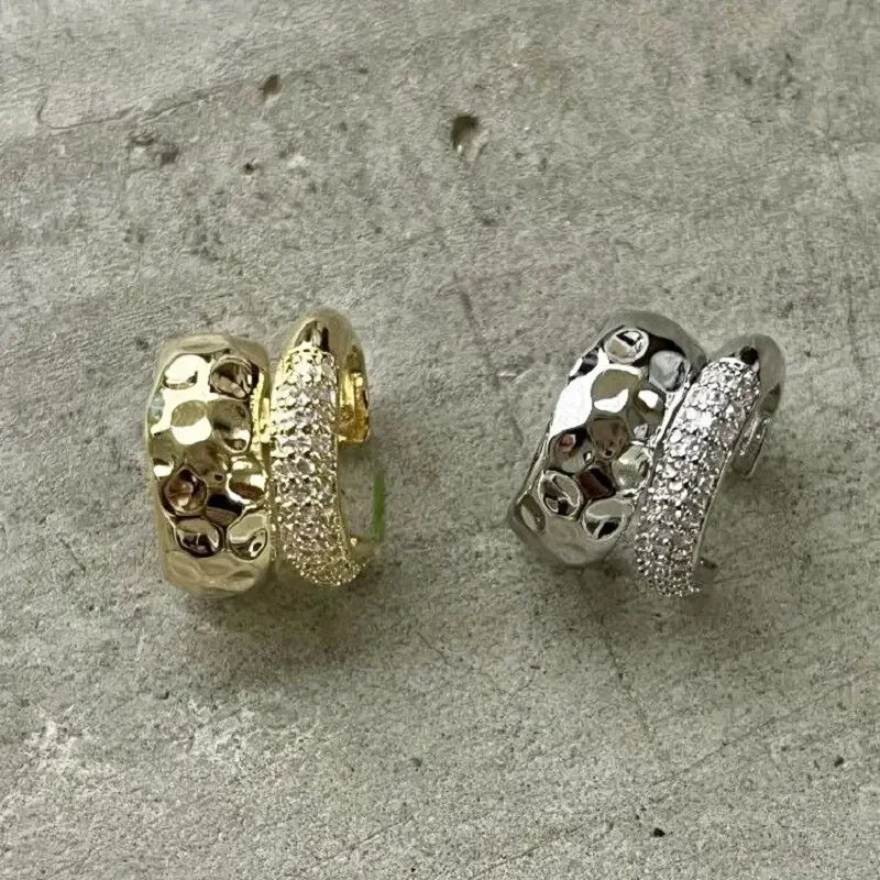 2 Pcs 라인 석 더블 레이어 C 자형 비 피어싱 골드 및 실버 컬러 금속 클립 귀걸이 여성을위한 패션 귀 클립 세트