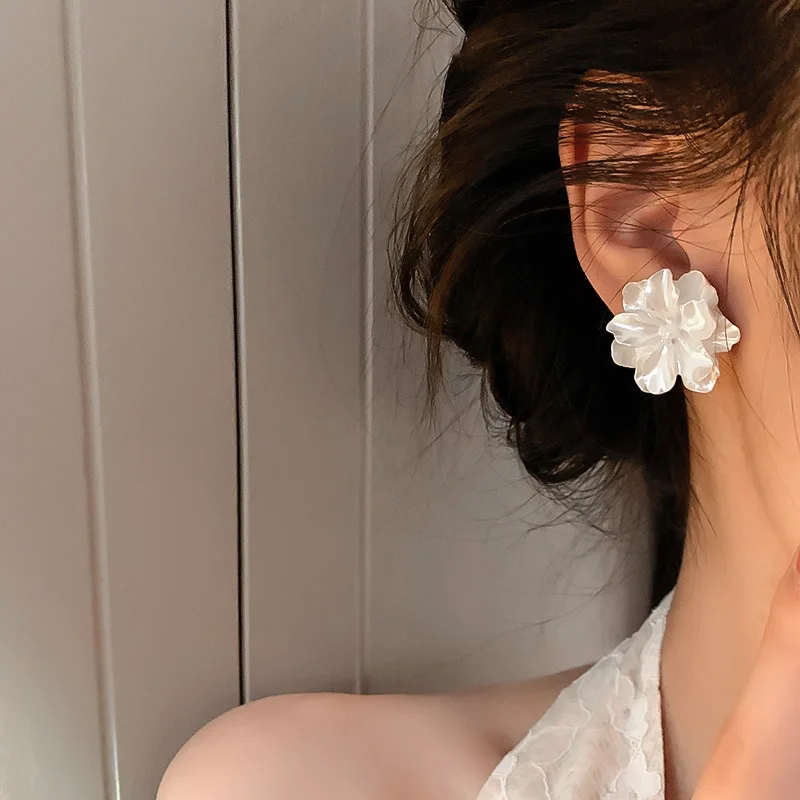 Pendientes acrílicos de flores de Camelia blanca para mujer, aretes Fairycore con temperamento a la moda, joyería para fiesta y boda al por mayor