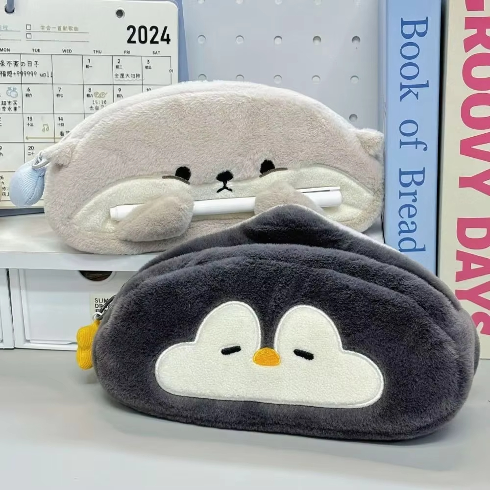 Astuccio per penne in peluche Kawaii Little Otter Penguin Astuccio per matite di grande capacità Astuccio per cancelleria Materiale scolastico di cancelleria