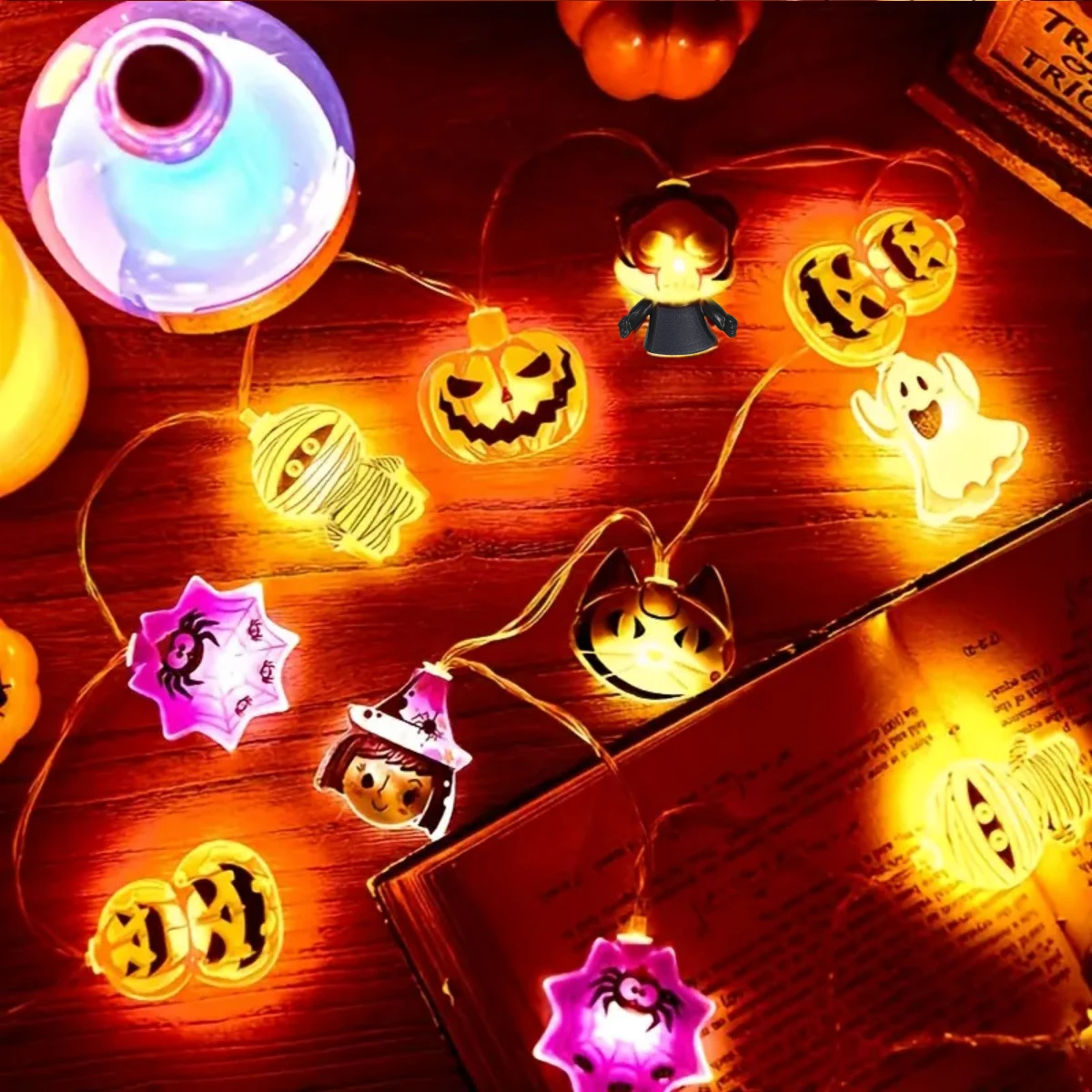 1PC ฮาโลวีน 10/20 LED แบตเตอรี่ขับเคลื่อนไฟ String Ghost แม่มดแมวฟักทอง Spider Web Skeleton Mummy โจรสลัดรูปร่างในร่ม