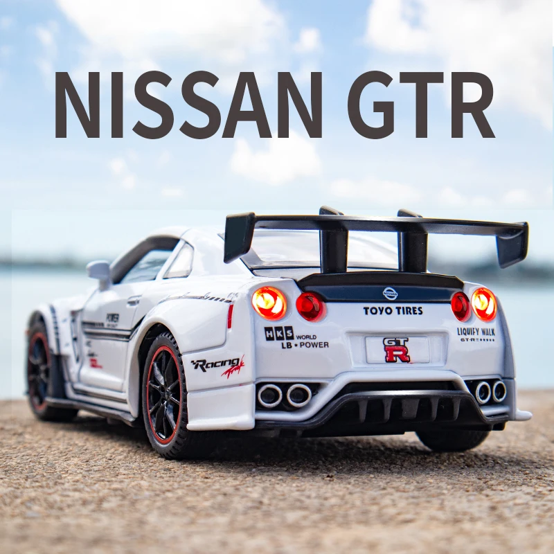 1:32 Nissan GTR R35 Supercar Liga Carro de Brinquedo Carro Coleção de Metal Modelo Carro Som e luz Brinquedos Para Crianças
