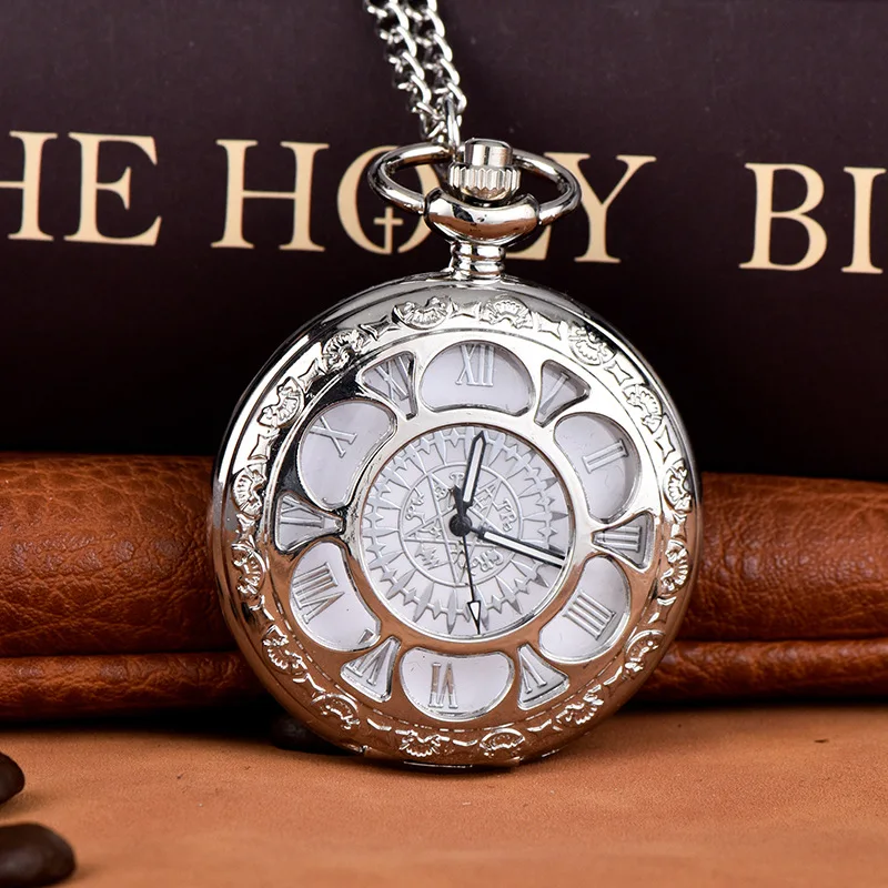 Kreative silbrig gravierte hohle Quarz-Taschenuhr mit arabischen Ziffern, Vintage-Anhänger-Halskette für Geburtstagsgeschenkkette